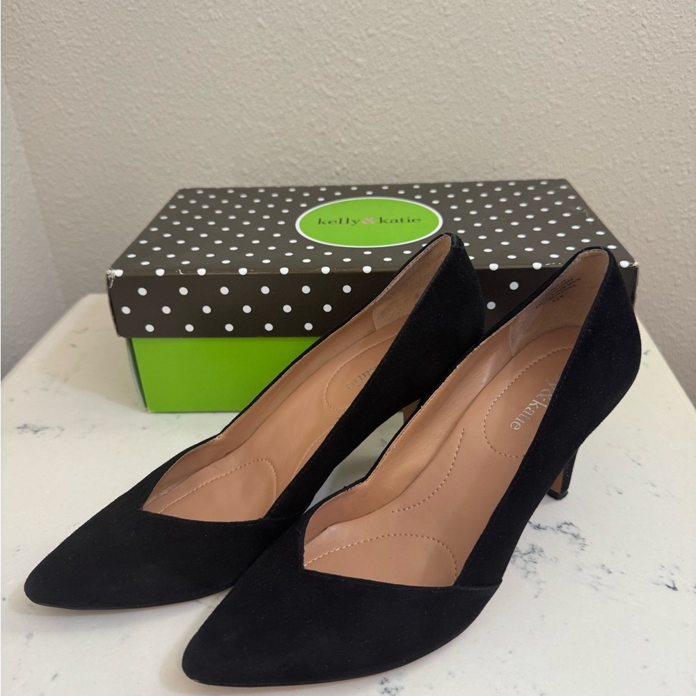 Kelly & Katie Classic Black Pumps